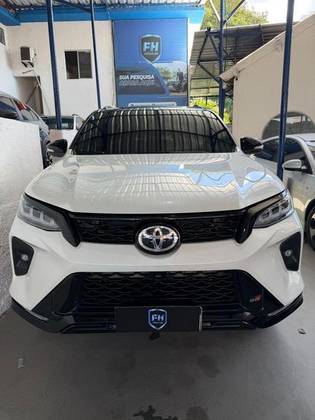 TOYOTA HILUX SW4 2.8 SRX 4X4 7 LUGARES 16V TURBO INTERCOOLER DIESEL 4P AUTOMÁTICO TOYOTA HILUX SW4 2.8 SRX 4X4 7 LUGARES 16V TURBO INTERCOOLER DIESEL 4P AUTOMÁTICO